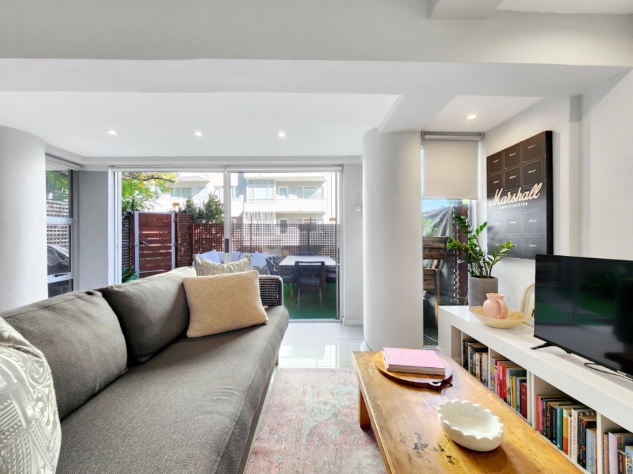 2 Bedroom Property for Sale in Sea Point Western Cape